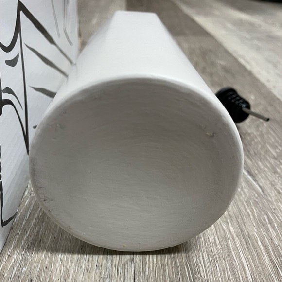 The Bright Angle elixir oil bottle, white. - Picture 8 of 10